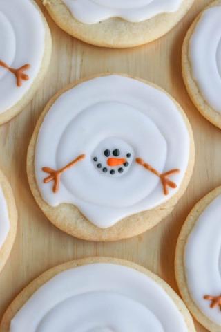 Melted snowman cookie